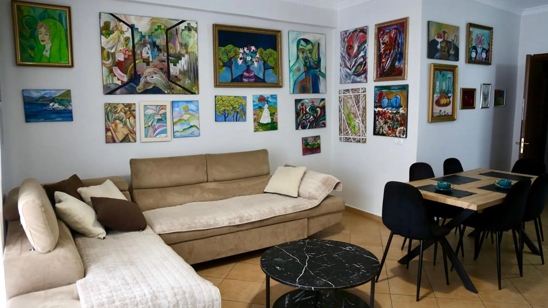 Daire Stay At An Artist'S Place! Tiran
